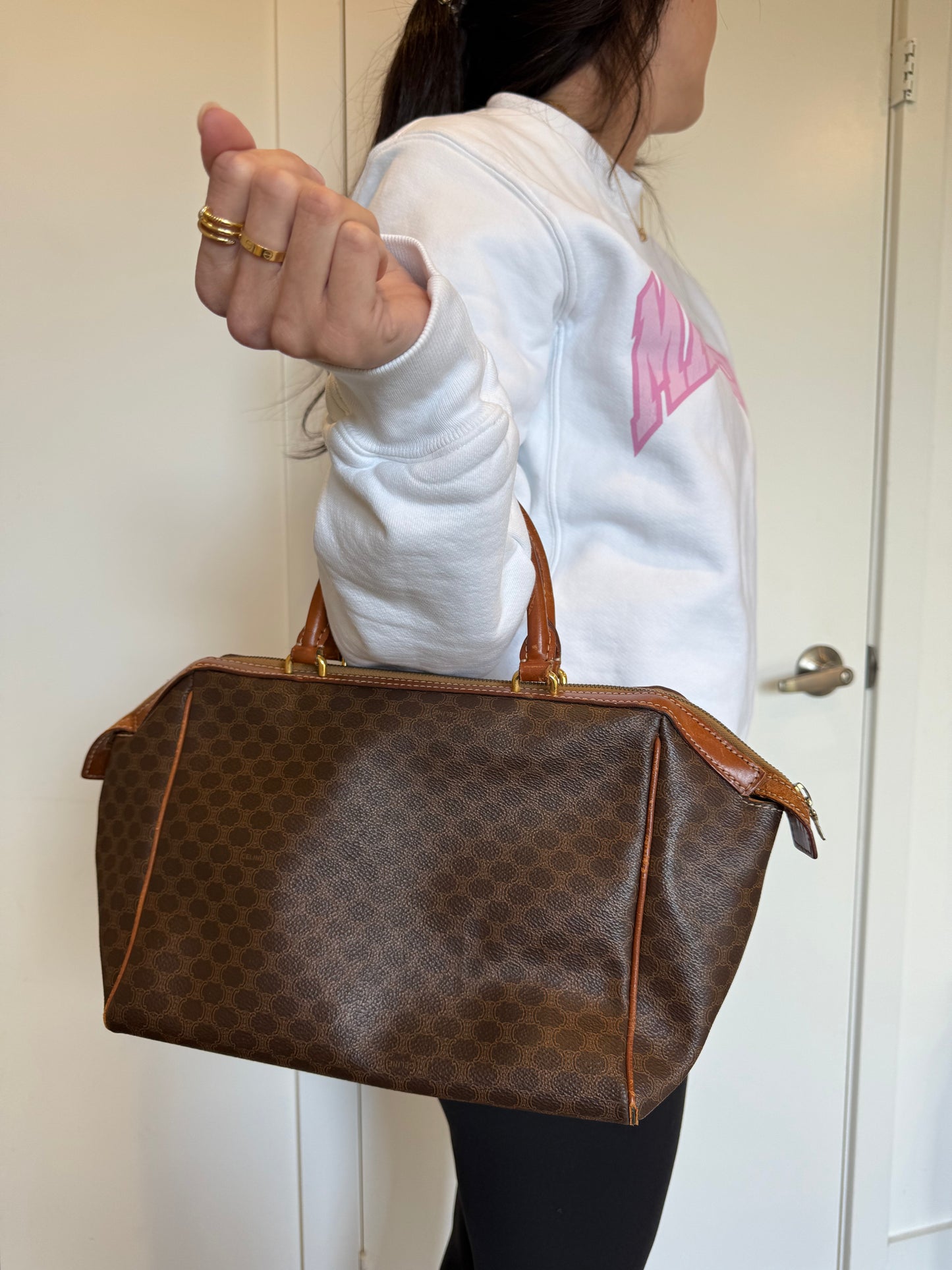 Celine 2 way top handle crossbody speedy fits a lot ! Cheap!!!!