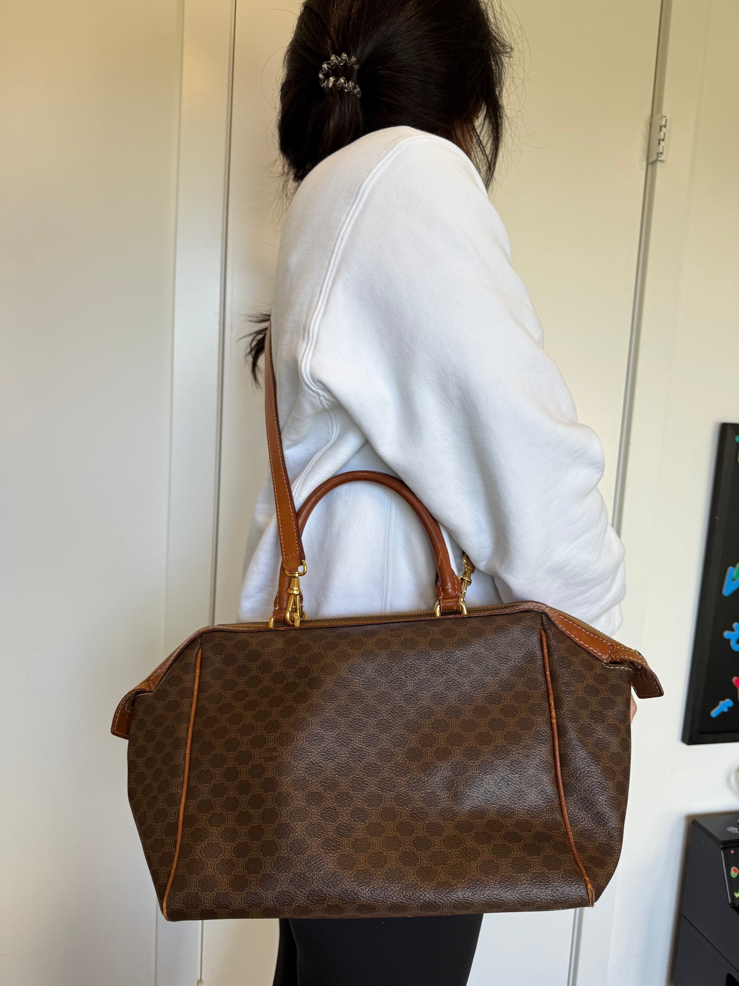 Celine 2 way top handle crossbody speedy fits a lot ! Cheap!!!!