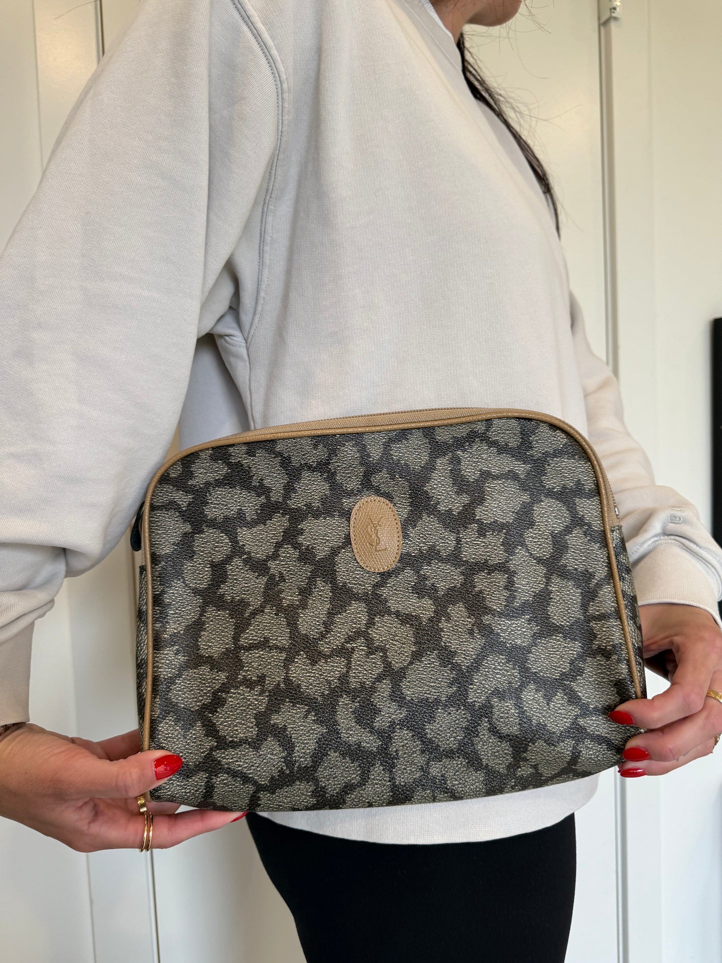 Yves saint Laurent zip around in pristine condition! Fits phones keys makeup etc