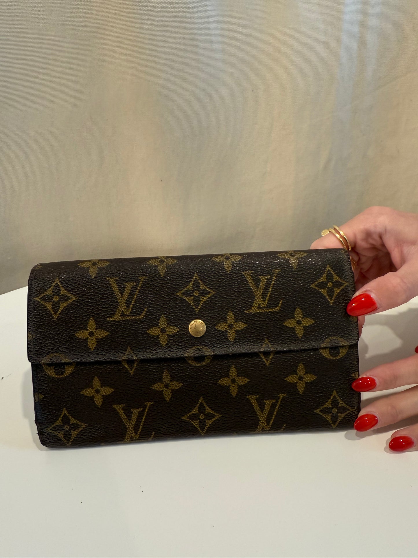 Louis Vuitton Sarah trifold in pristine condition