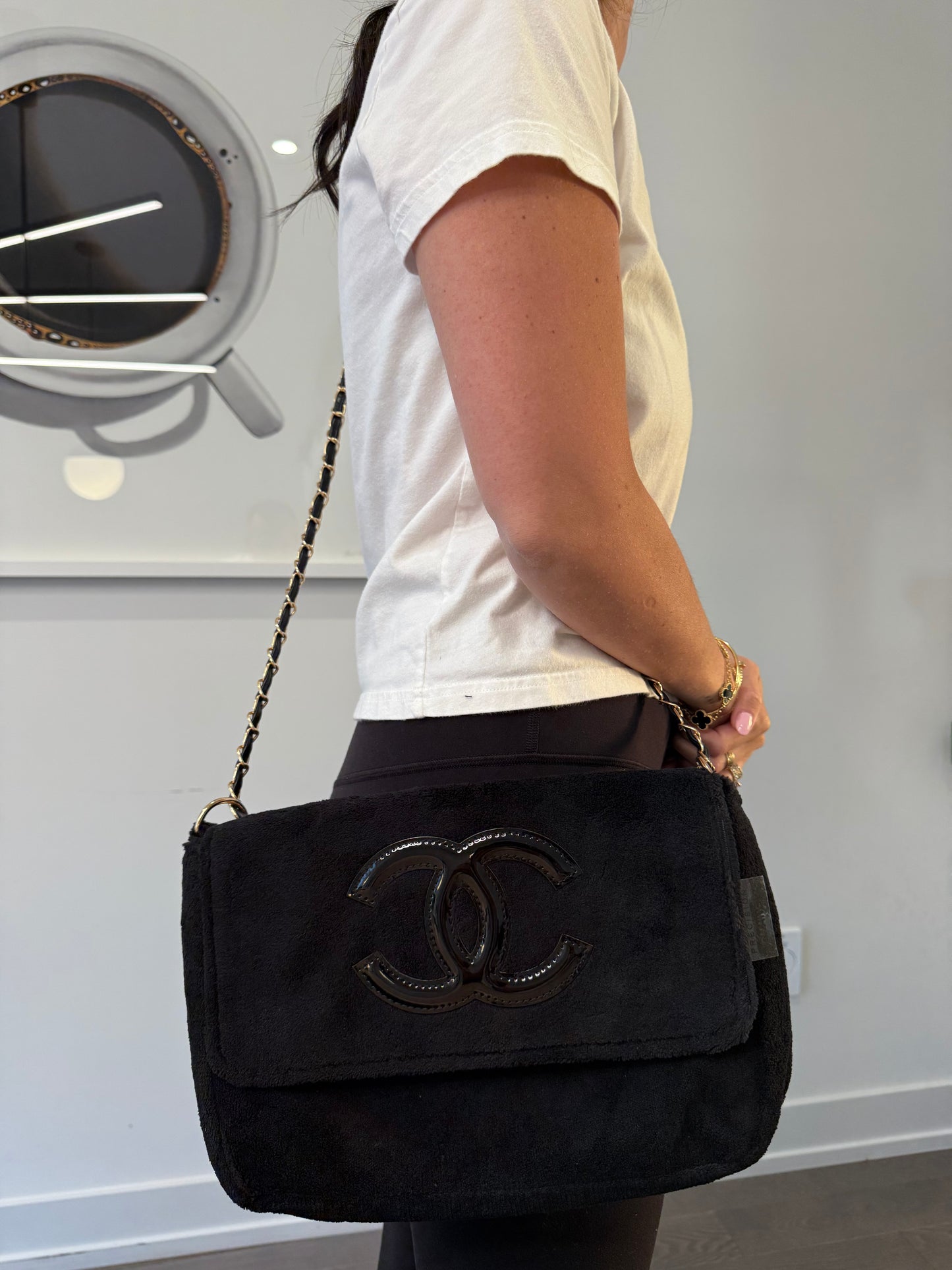 Brand New Chanel 2 way original chain magnetic closure precision beauty makeup crossbody clutch 2 way adjustable strap!