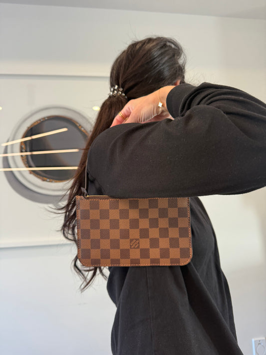 Brand new condition Louis Vuitton damier ebene pochette wristlet pm with original lv wristlet and cherry interior !