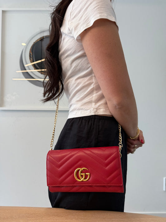 Rare Gucci Marmont Double G flap xl red/gold heavy duty wallet with added strap and original box ! Fits phones cards cash coins etc