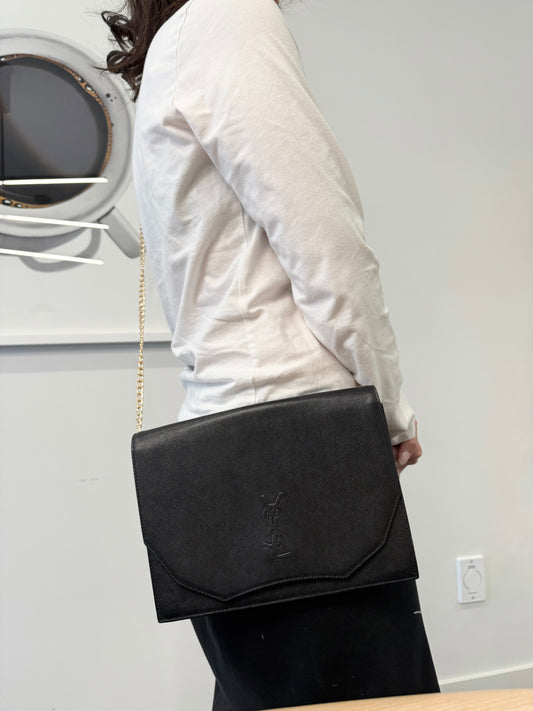 Yves Saint Laurent magnetic closure grain heavy duty crossbody clutch black /black ! Fits phones wallets keys makeup etc