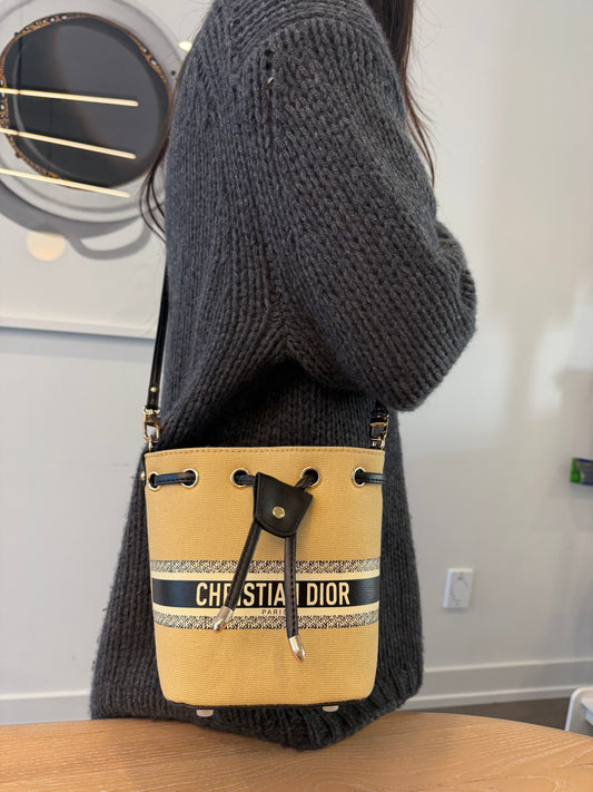 Like new in box Dior beauty drawstring bucket crossbody shoulder bag with 2 straps! Fits phones keys wallets etc so rare!!!