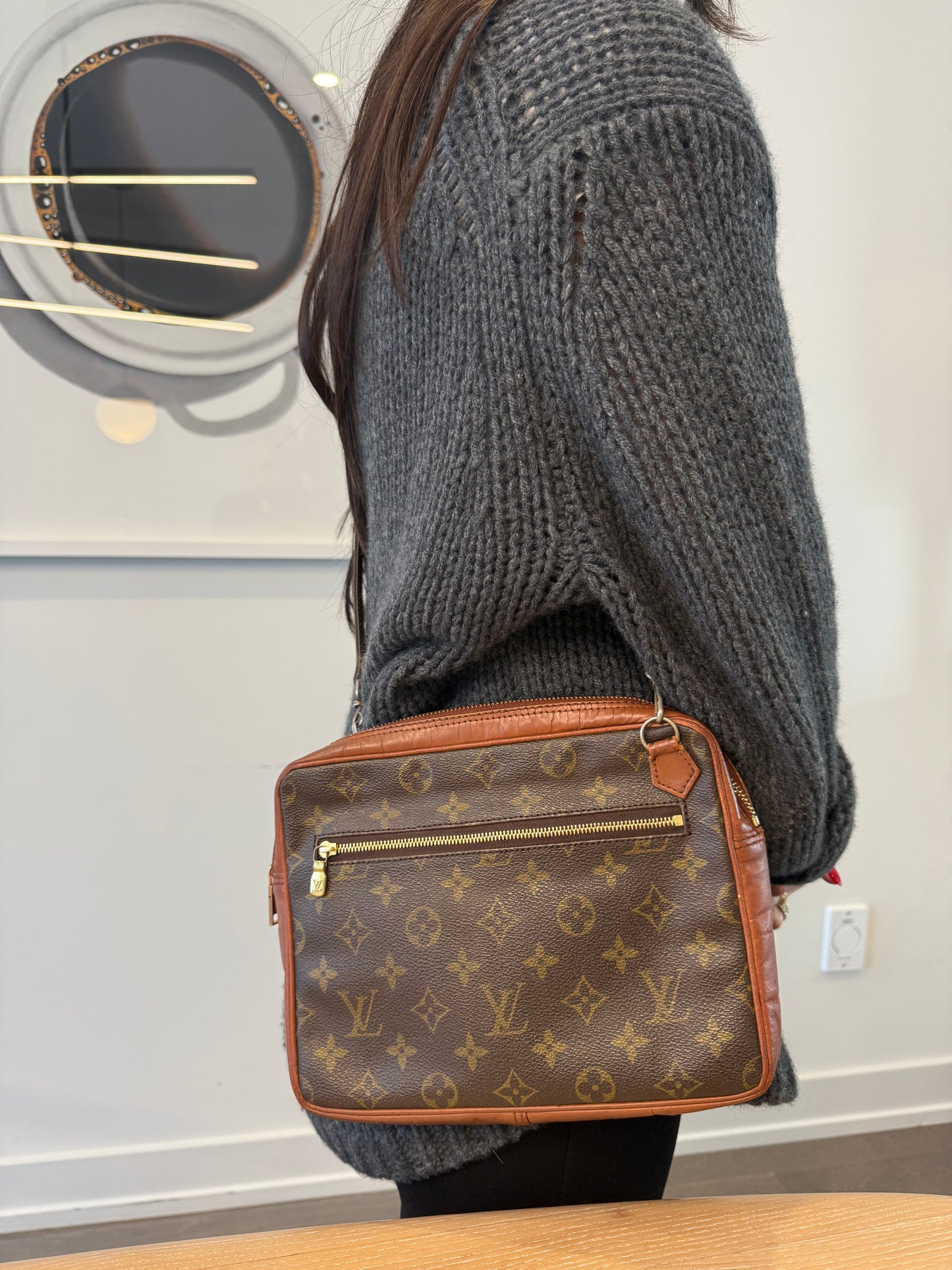 Louis Vuitton monogram sac crossbody with original crossbody strap! Fits phones wallets keys makeup etc