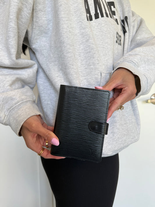 Louis Vuitton epi black  agenda pm pristine notebook cardholder unbelievable condition