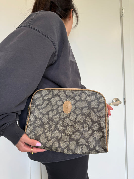 Yves saint Laurent limited edition zip around clutch in absolute gorgeous condition. Fits phones keys wallets makeup