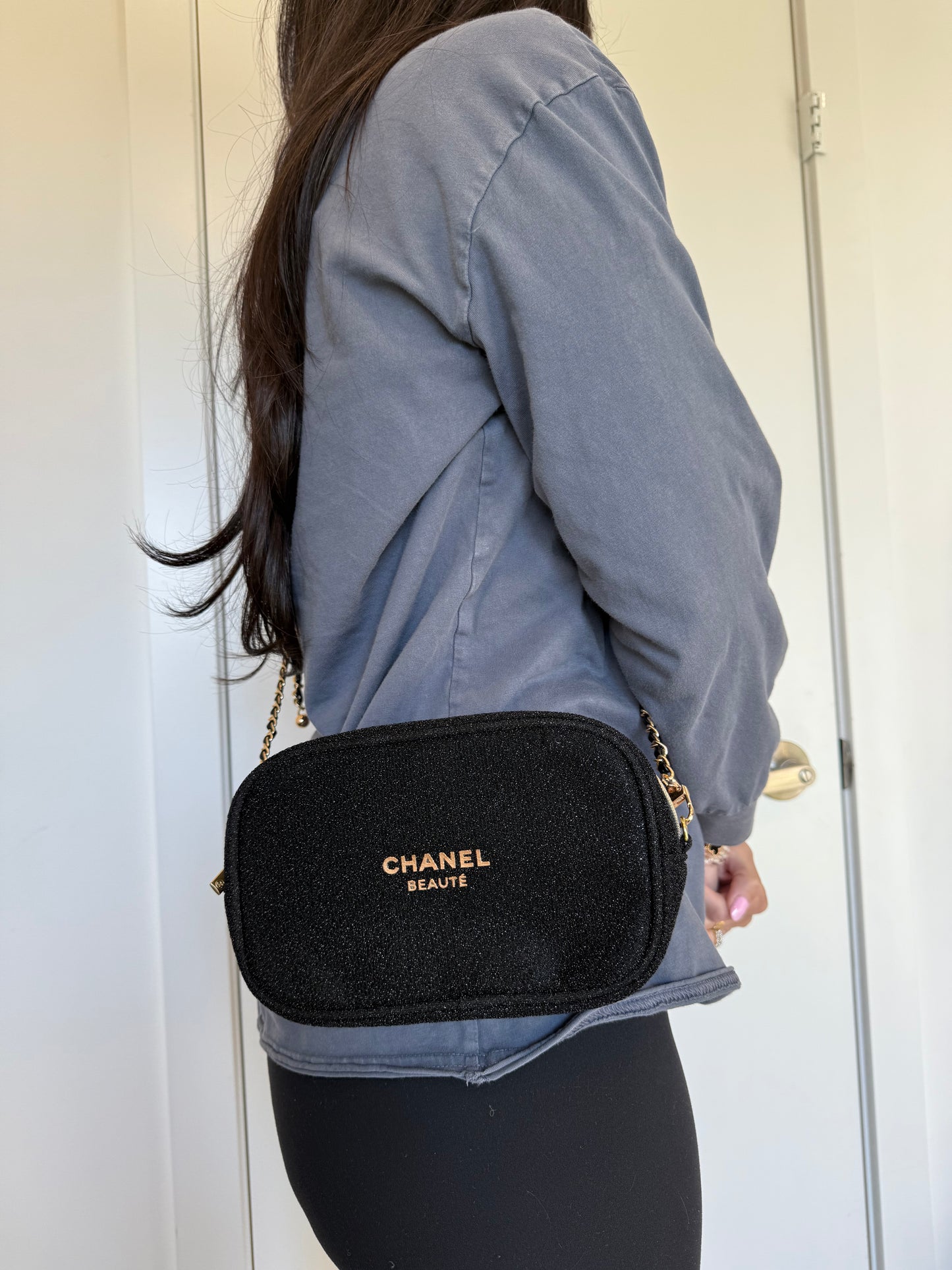 Chanel beaute crossbody for Sara