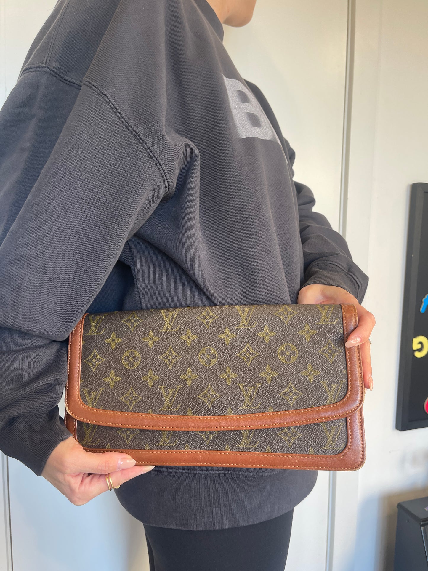 Louis Vuitton Dame clutch crossbody