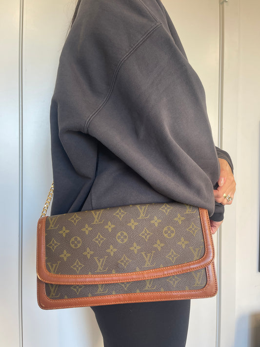 Louis Vuitton Dame clutch crossbody