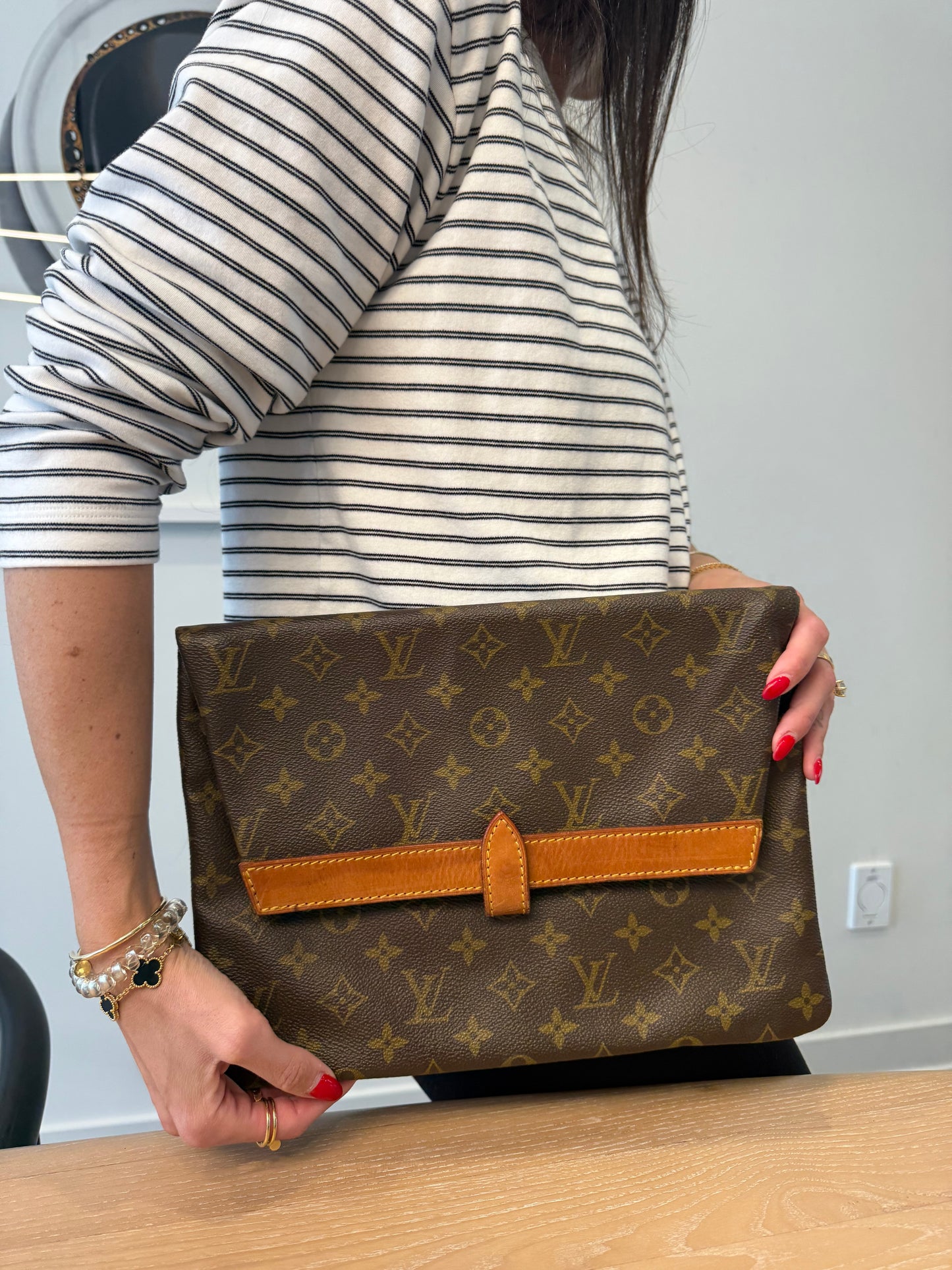 Rare Louis Vuitton monogram sac button closure  clutch fits makeup phones wallets etc