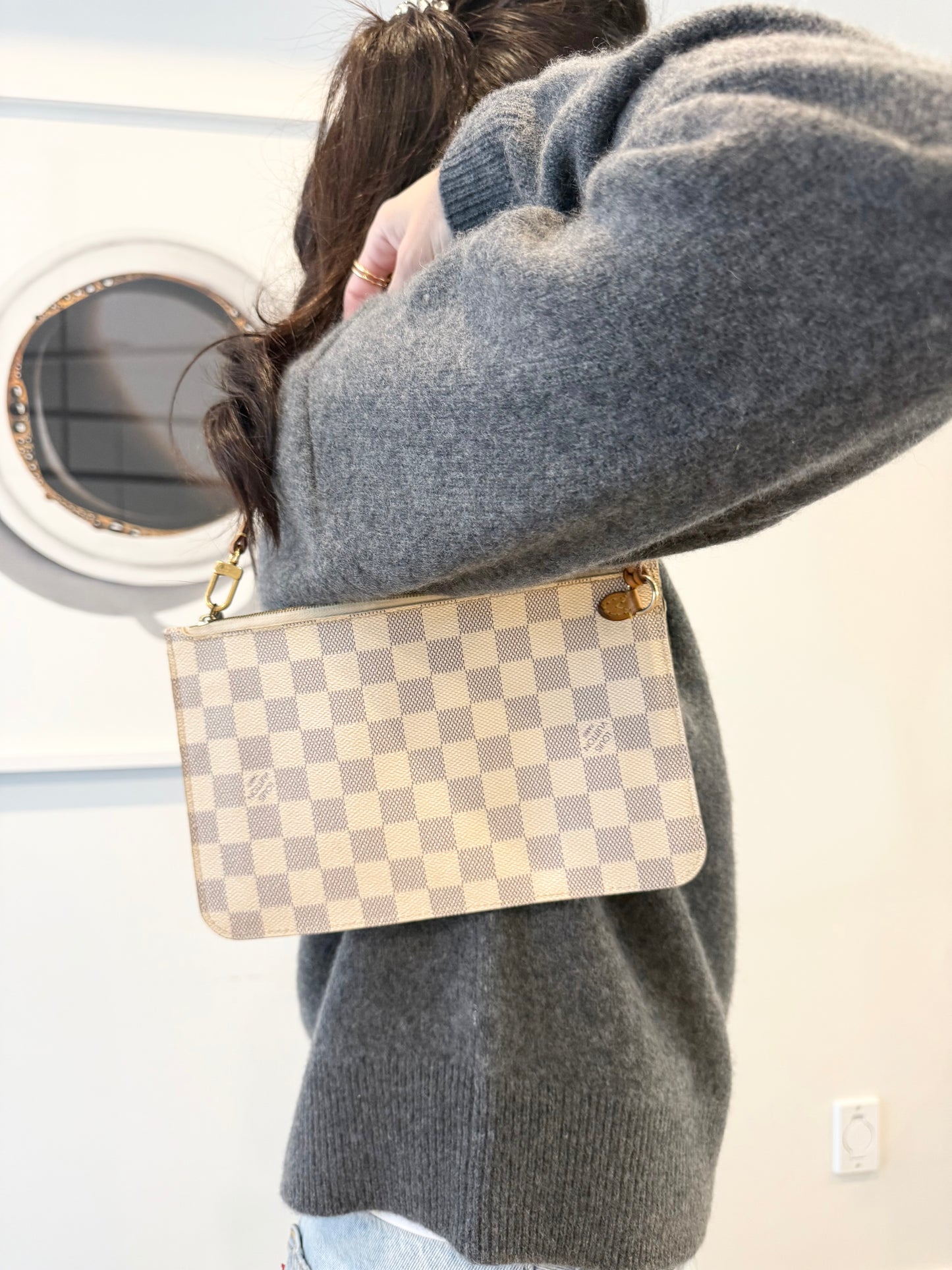 Louis Vuitton damier azur pochette accessories GM with original leather lv wristlet fits phones keys makeup etc