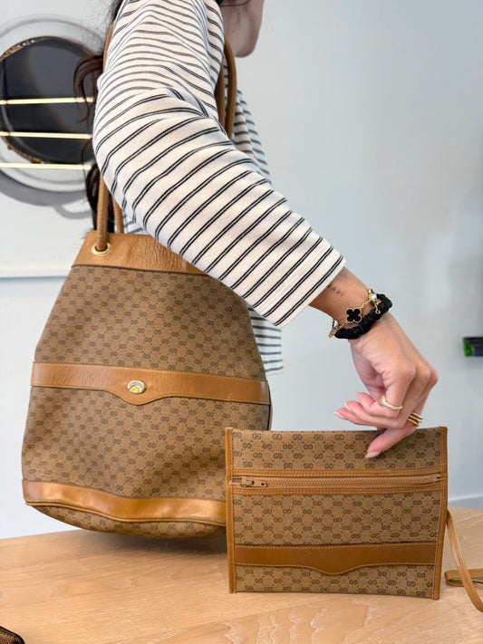 Authentic Gucci microguccisima heavy duty shoulder bag with matching pochette!! Fits everything