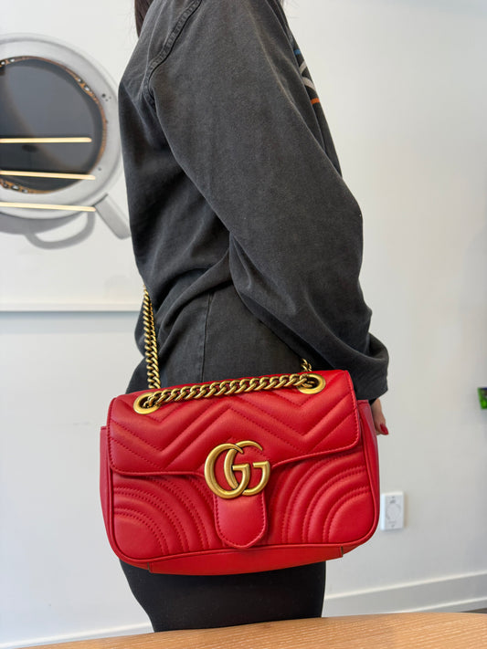 Authentic Gucci Marmont Flap 2 Way Red/Gold Crossbody Shoulder bag in dustbag! Client wore her twice . Like new condition retail $3370+tax fits everything