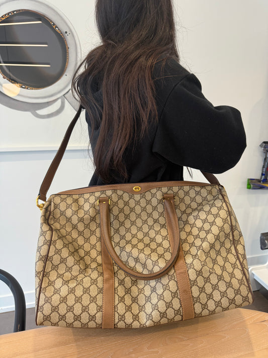 $3000 new! Gucci supreme heavy duty extended shoulder bag travel bag with original crossbody strap! Literally like new condition