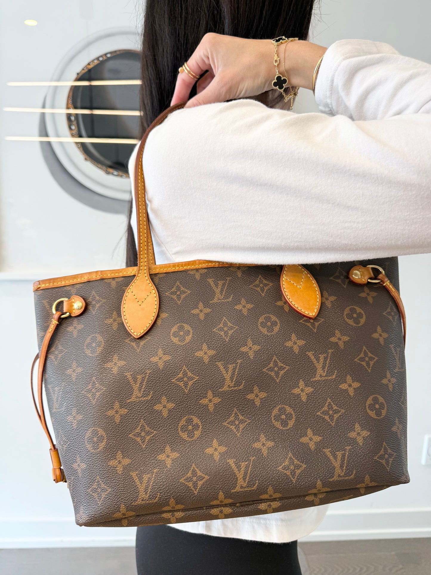 Authentic Louis Vuitton Neverfull PM in dustbag! Gorgeous condition! $2700+tax retail