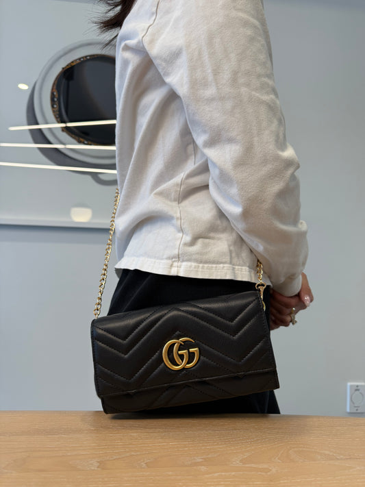 Retail $1150! Like new Gucci Marmont flap xl wallet with added strap in chevron ! Strap is removeable ! Fits phones cards cash coins etc