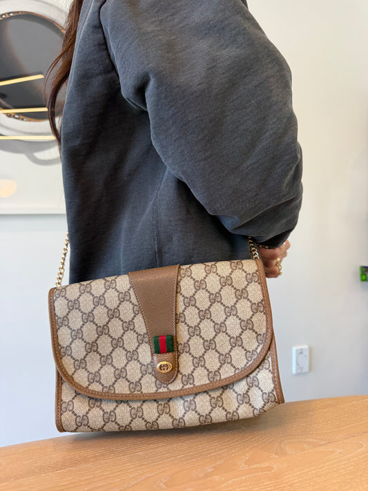 Rare Gucci supreme magnetic closure ophidia crossbody clutch with added removeable strap fits phones wallets key makeup etc