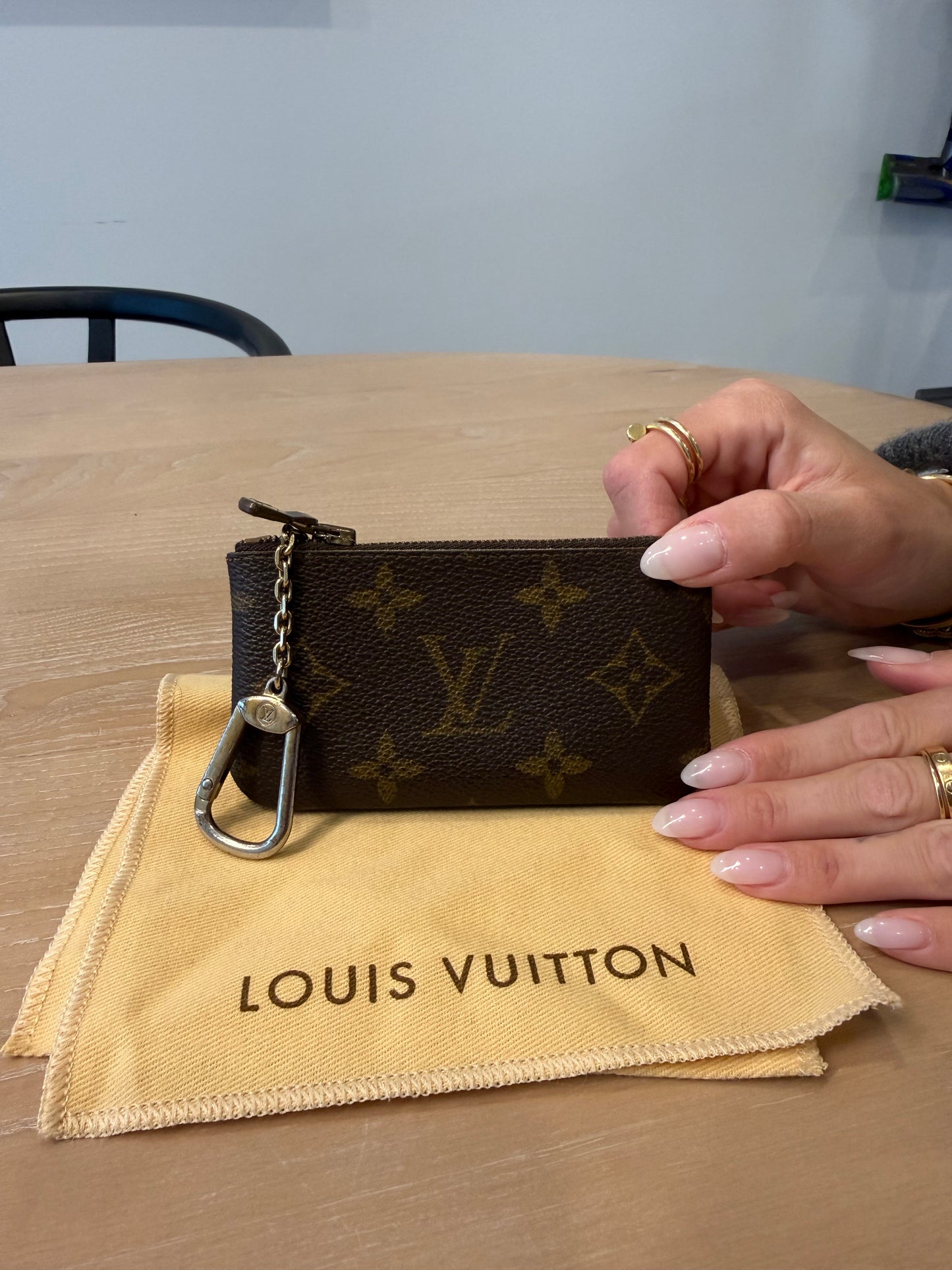 Louis Vuitton monogram cles card/coin pouch with original hook and oriignal dustbag
