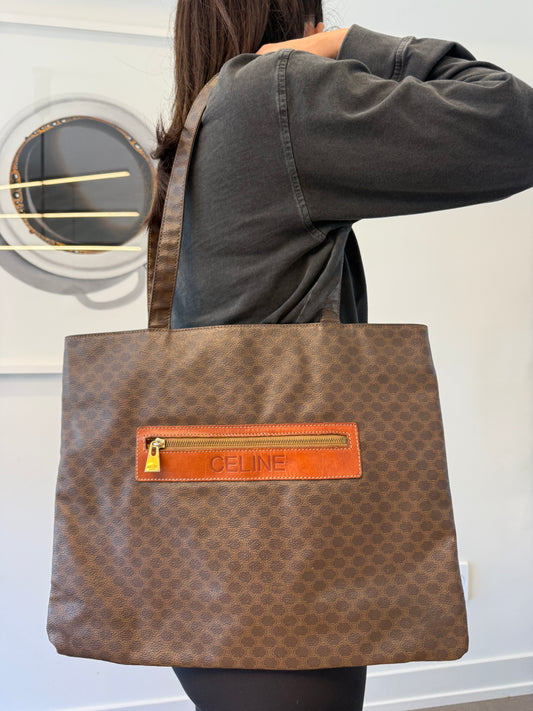 Authentic Celine macadam button secure closure shoulder tote in gorgeous preloved condition