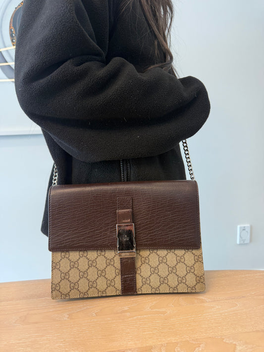 Rare Gucci supreme flap xl buckle closure retractable wristlet with added strap this crossbody is stunning!!! Fits phones wallets keys makeup etc