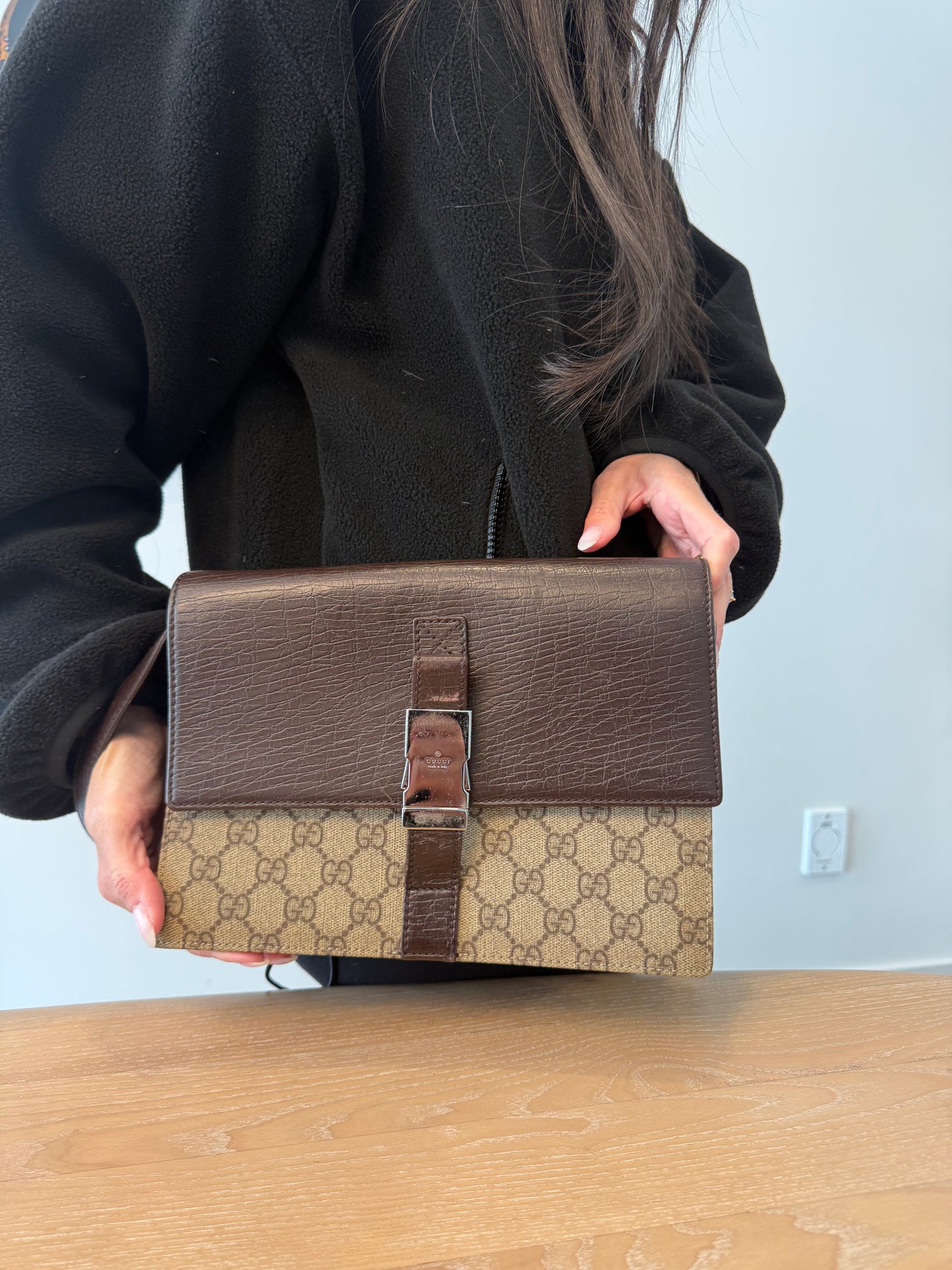 Rare Gucci supreme flap xl buckle closure retractable wristlet with added strap this crossbody is stunning!!! Fits phones wallets keys makeup etc