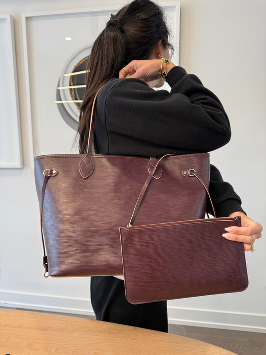 Louis Vuitton neverfull mm epi shoulder bag and pochette set ! Retail $3000!!