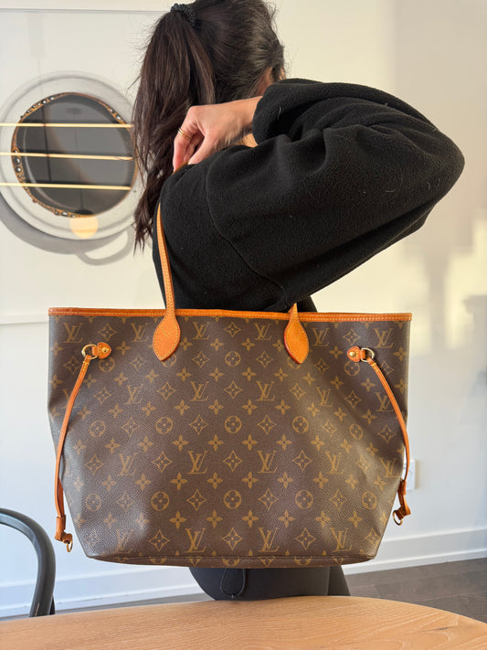Louis Vuitton monogram neverfull mm in absolute stunning preloved condition inside and out !