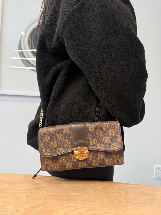 Authentic Louis Vuitton damier ebene flap xl Bloomsbury wallet in box with added removeable strap ! Retail $910 fits phones etc