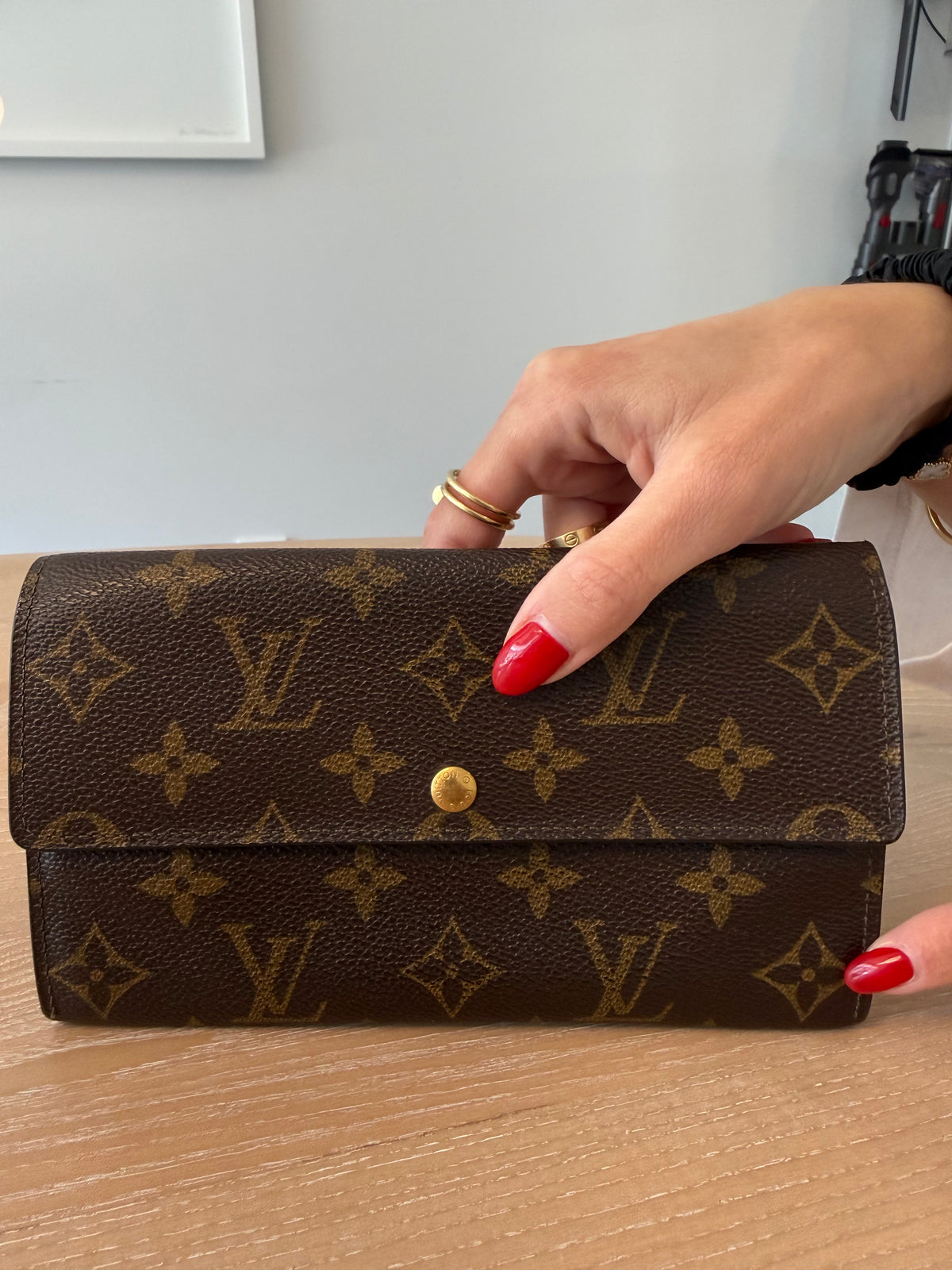 Authentic Louis Vuitton monogram Sarah wallet in gorgeous condition retail $900