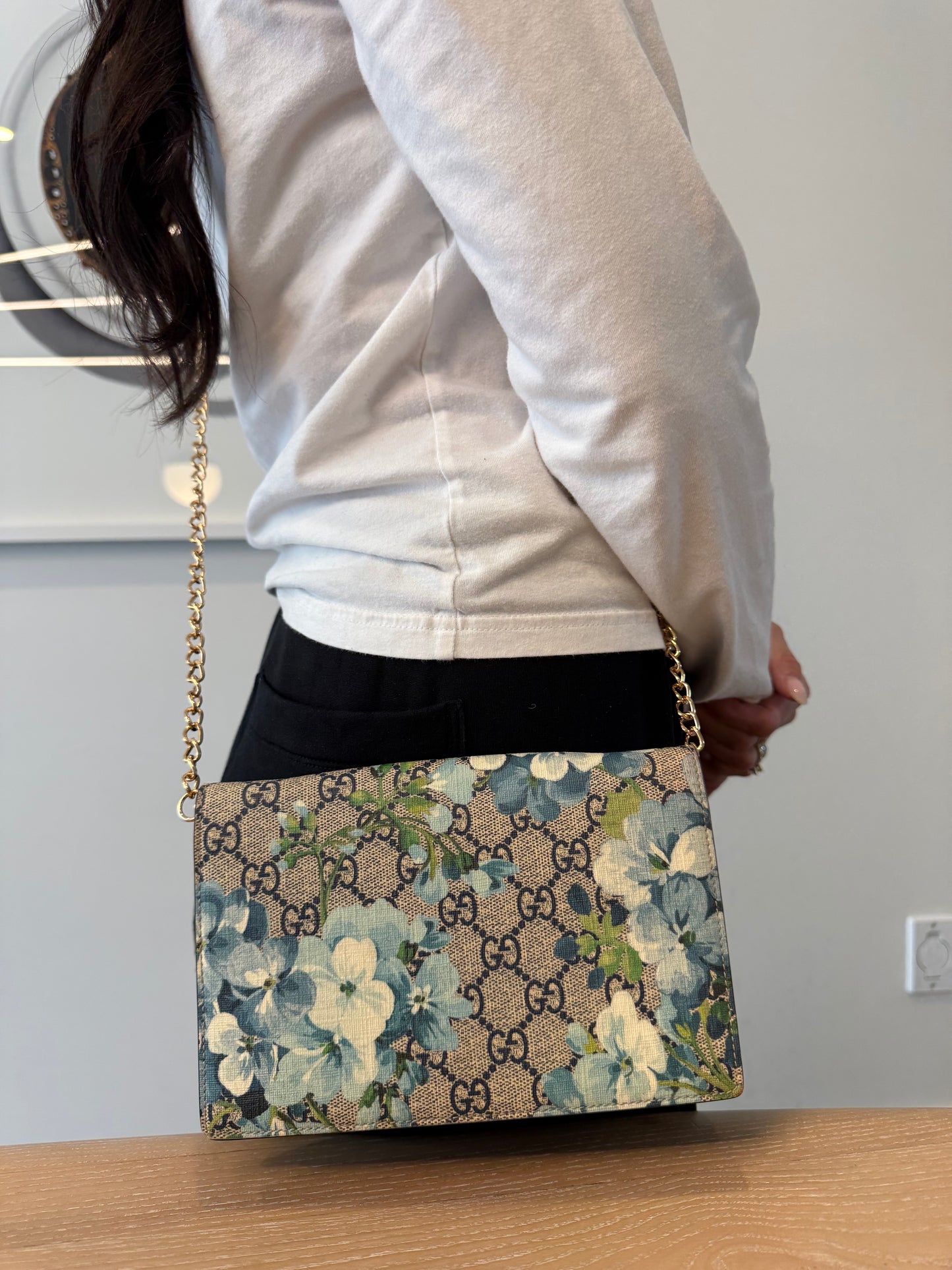 Gucci blooms original shoulder bag woc in box absolutely pristine with added crossbody strap ! Retail $2500