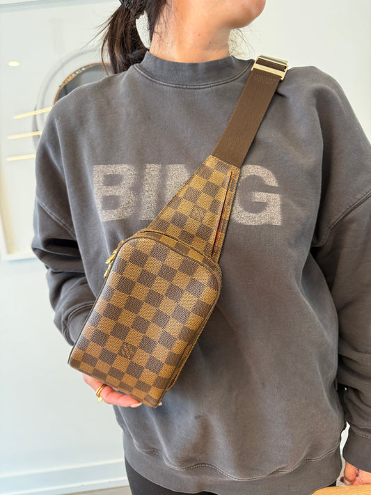 Louis Vuitton damier ebene geronimos in absolute pristine condition! Adjustable strap all phones fit keys cards etc back Velcro key pocket