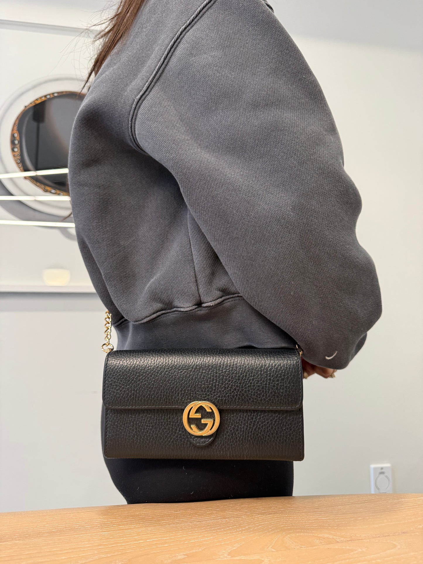 Rare Gucci SoHo flap wallet with added removeable crossbody strap ! Fits phones etc retail $1100