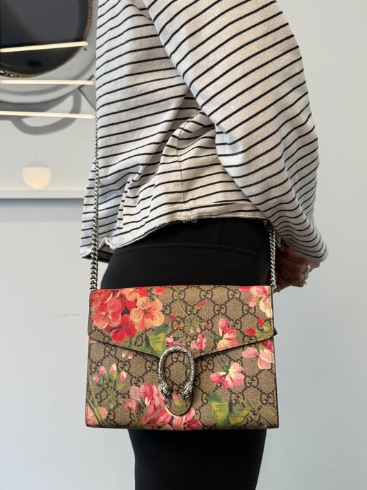 Authentic GG Supreme Blooms Dionysus Shoulder Bag retail $2500 fits everything original chain and triple compartment!