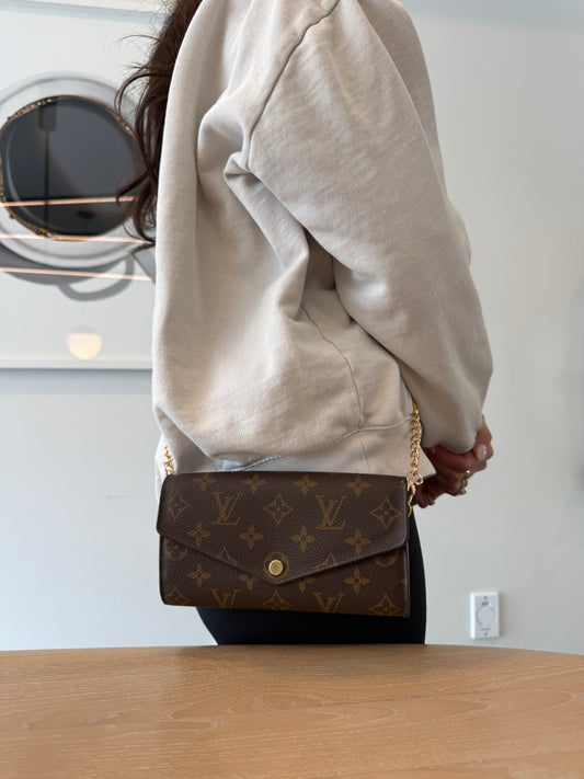 Authentic Louis Vuitton Monogram Sarah Emily wallet with added removeable strap and dustbag ! $910 + tax