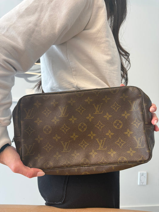Authentic Louis Vuitton Monogram trousse GM zip around clutch for all toiletries water bottles makeup wallets phone etc