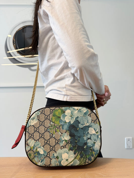 Authentic Gucci Blue Floral Gold Hardwear Medium Crossbody Bag retail $2500 fits phone wallets keys makeup etc