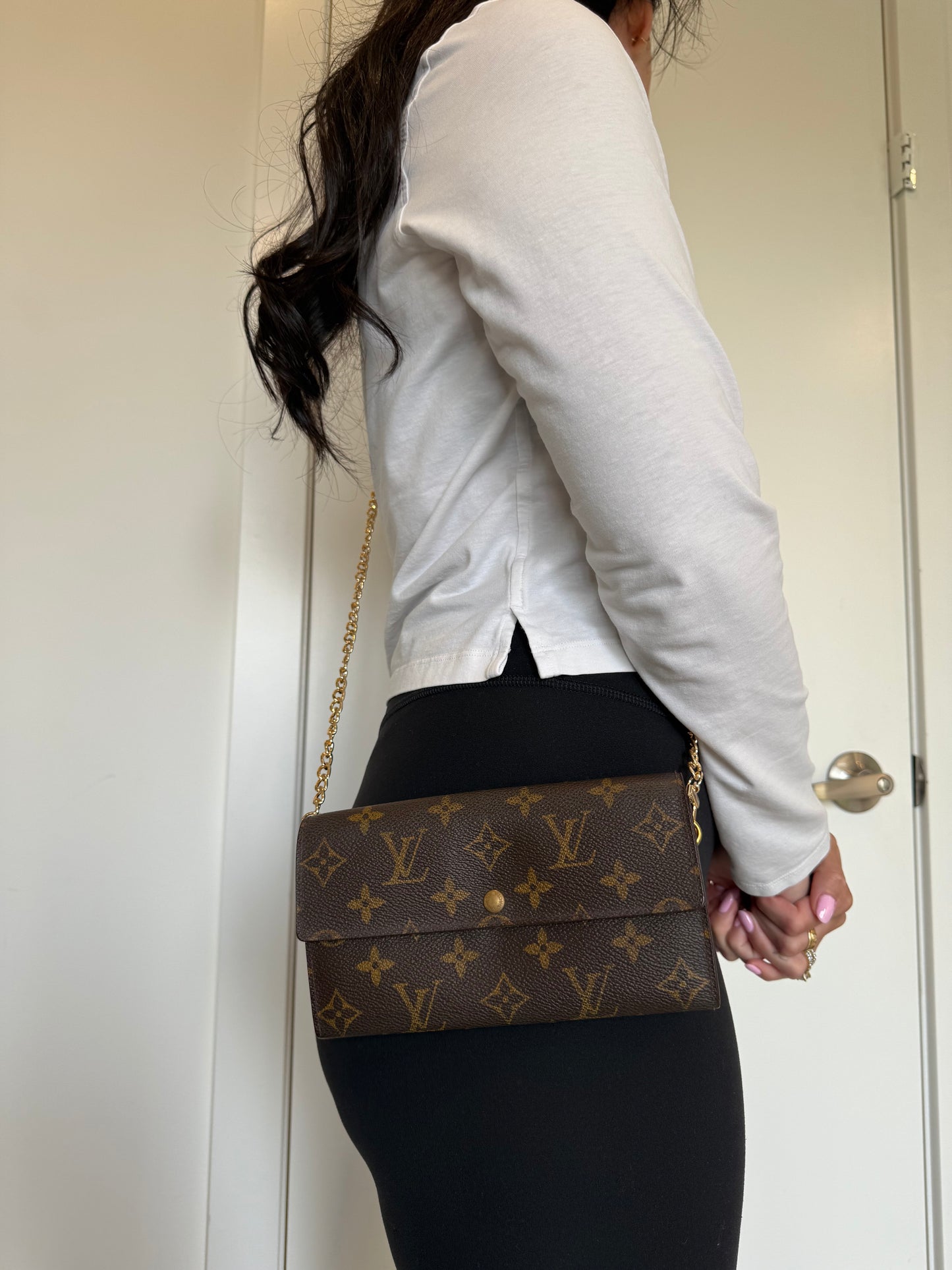 Louis Vuitton Sarah monogram wallet with original box and added chain in gorgeous condition