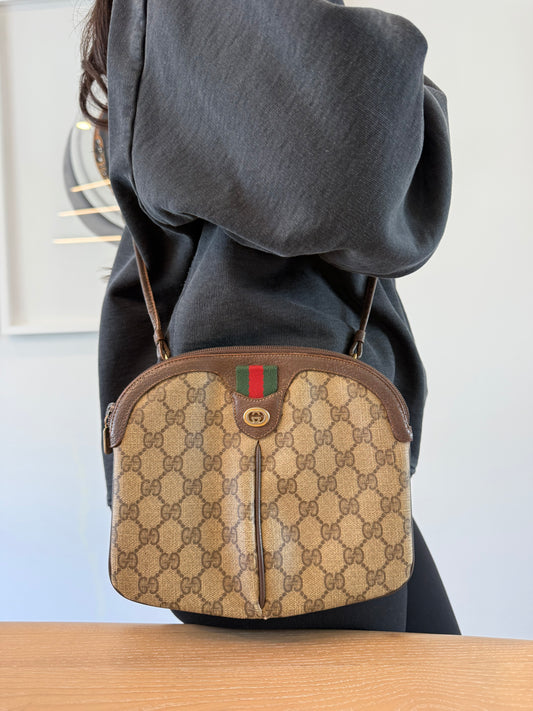 Authentic Gucci Supreme Ophidia zipper top crossbody bag fits all phones wallets keys makeup etc