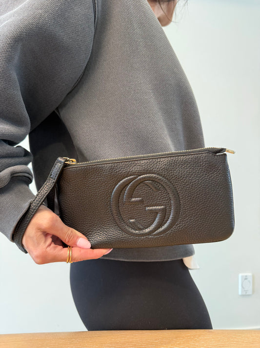 Authentic Gucci SoHo Wristlet with built in card slots fits phones keys makeup etc rare leather piece ! Pristine condition