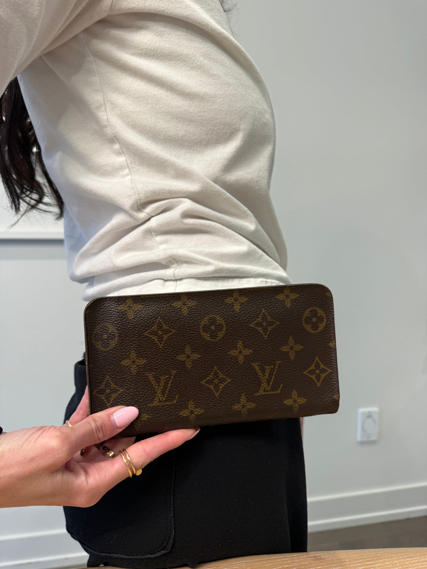 Authentic Louis Vuitton Monogram Zip around wallet fits cards cash coins phones etc retail $1000+ tax