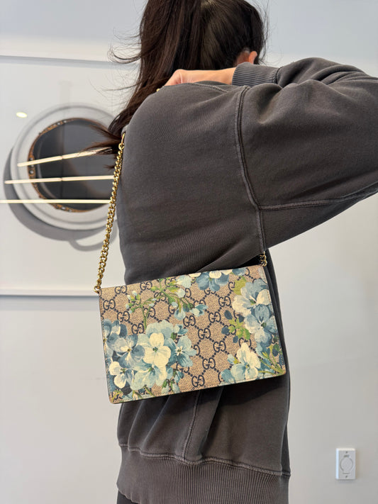 Authentic Gucci Supreme Blooms Flap in box WOC original shoulder strap !! Retail $2500 pristine condition fits all phones keys makeup cards cash coins added crossbody strap is free!