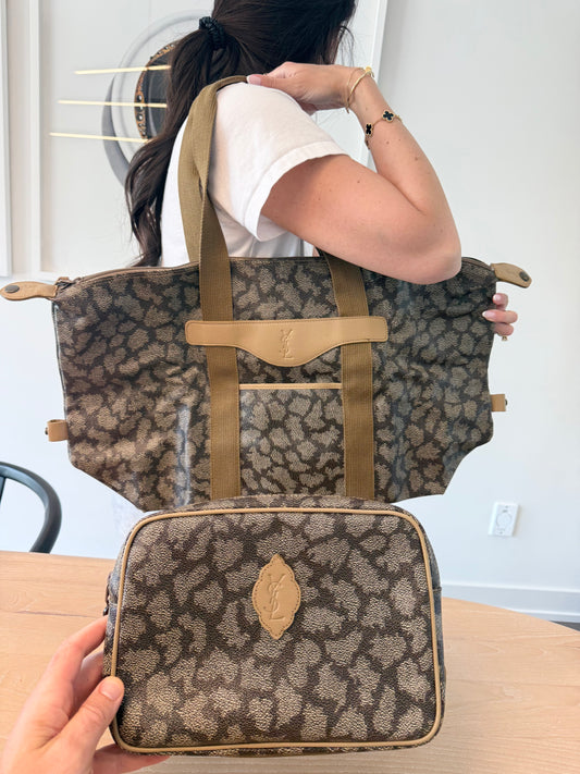 Authentic Yves Saint Laurent Shoulder Zipper Shoppers tote with matching clutch in dustbag in absolute pristine condition