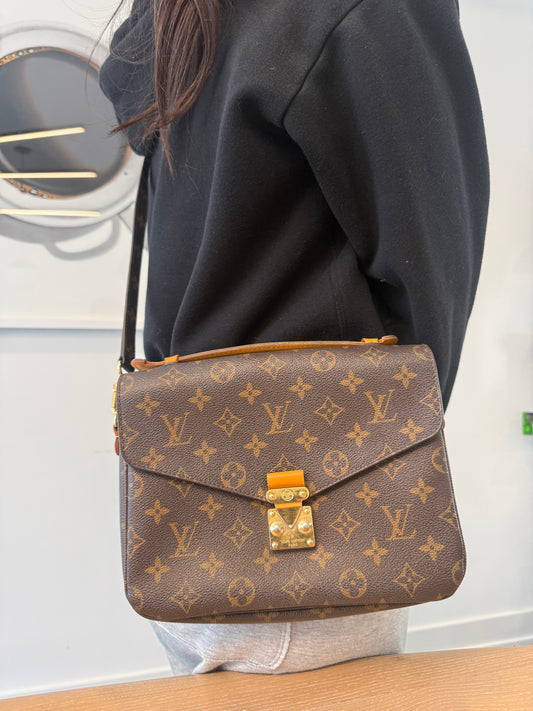 Authentic Louis Vuitton Monogram Pochette Metis with original heavy duty adjustable strap ! $3650 plus tax retail!