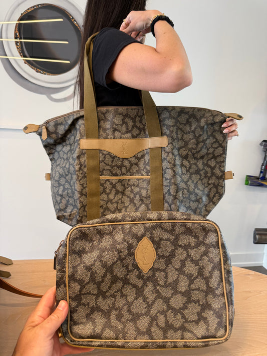 Authentic Yves Saint Laurent Shoulder tote and clutch set ! Pristine condition