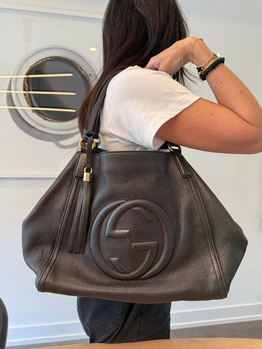Authentic Gucci SoHo Tassle Caviar Grain Lambskin Leather shoulder tote in gorgeous condition with dustbag ! Retail $3500