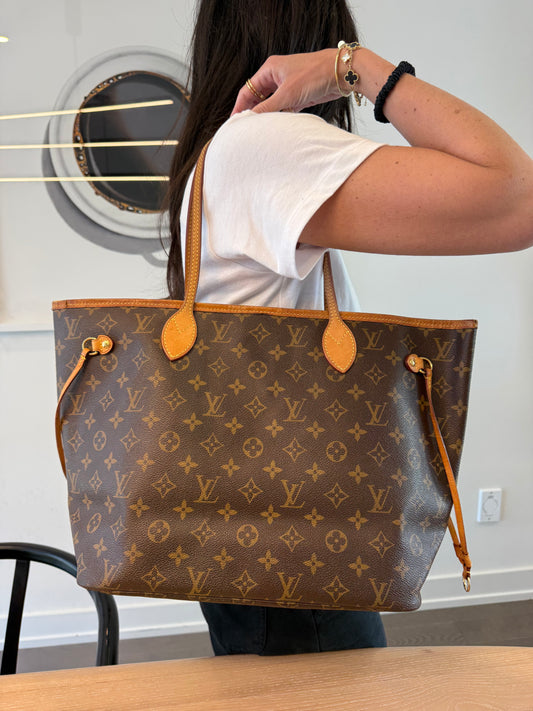 Authentic Louis Vuitton Monogram Neverfull Mam Shoulder Tote ! Retail $2800 + tax over $3000 with tax !