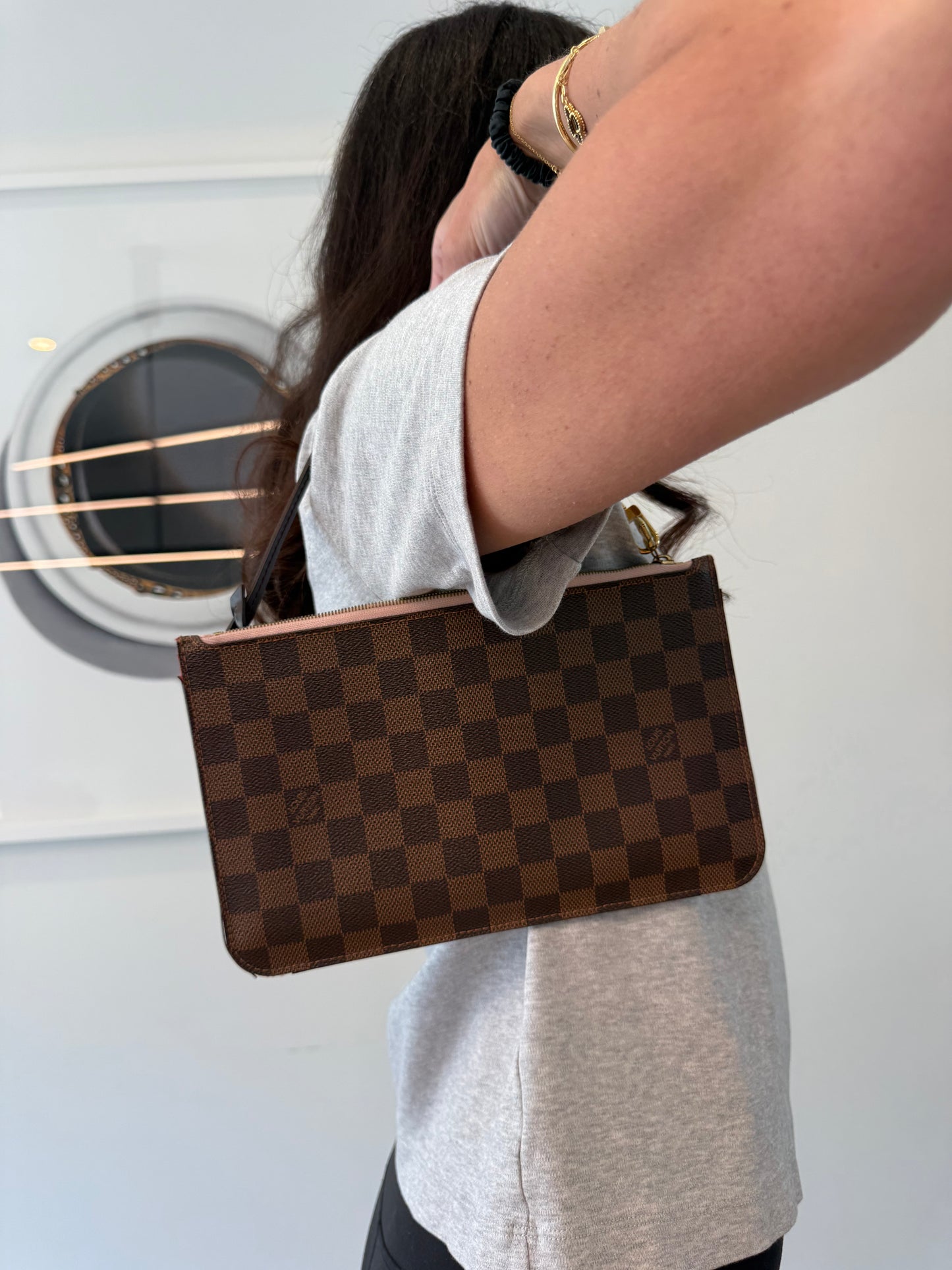 Authentic Louis Vuitton Damier Ebene Pochette GM with pink interior ! Original lv strap other companies want $900!! Fits phones keys makeup etc