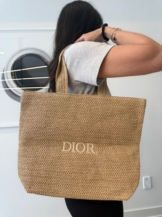 Authentic Dior Beauty heavy duty raffia everyday tote shoulder bag ! Fits everything brand new condition rare piece